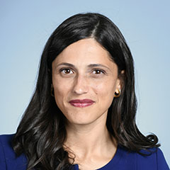 Mme Eléonore Caroit