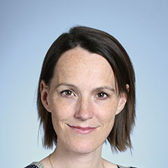 Mme Émilie Chandler