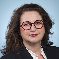 Mme Claire Guichard